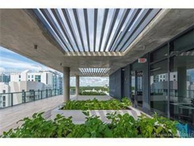 201 SW 17th Road 704, Miami, FL 33129