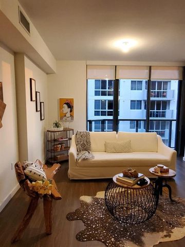 201 SW 17th Road 704, Miami, FL 33129