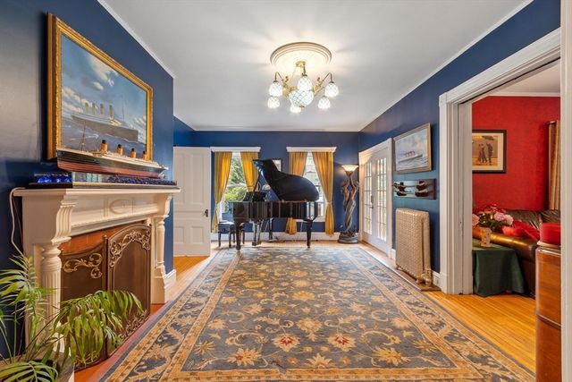 192 Wentworth Ave, Lowell, MA 01852
