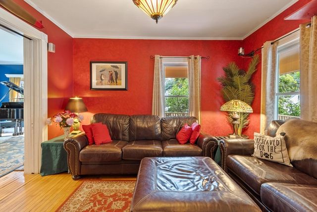 192 Wentworth Ave, Lowell, MA 01852