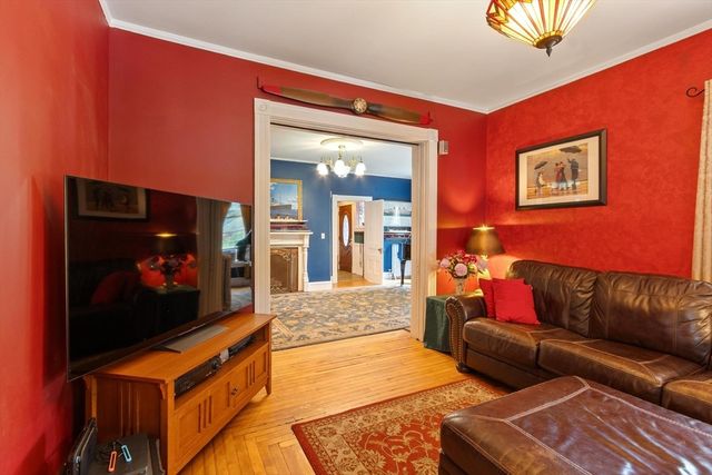 192 Wentworth Ave, Lowell, MA 01852
