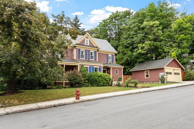 192 Wentworth Ave, Lowell, MA 01852