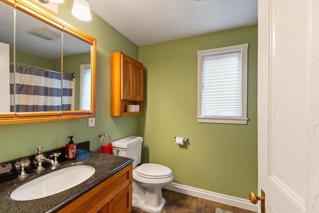 192 Wentworth Ave, Lowell, MA 01852