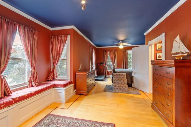 192 Wentworth Ave, Lowell, MA 01852