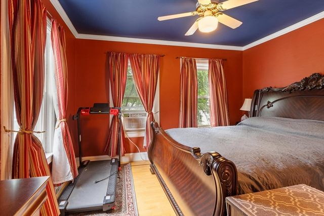 192 Wentworth Ave, Lowell, MA 01852