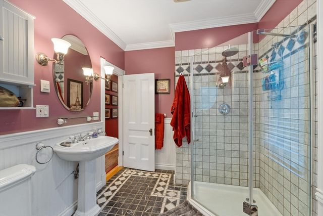 192 Wentworth Ave, Lowell, MA 01852