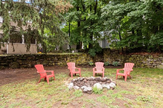 192 Wentworth Ave, Lowell, MA 01852