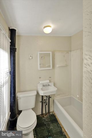 212 DUMNS CT, Reading, PA 19601