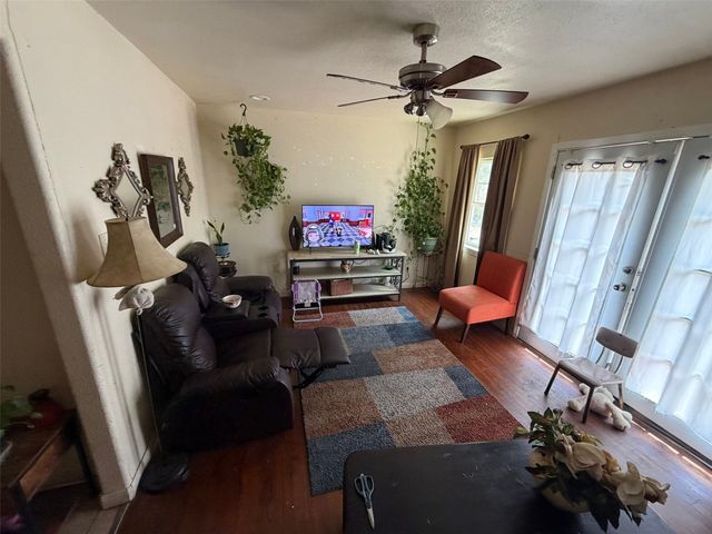 345 Old Mill Court, Dallas, TX 75217