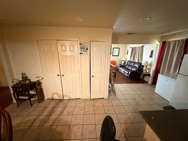345 Old Mill Court, Dallas, TX 75217