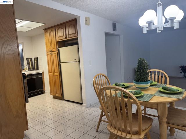 1603 Morgan St, Mountain View, CA 94043