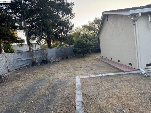 1603 Morgan St, Mountain View, CA 94043