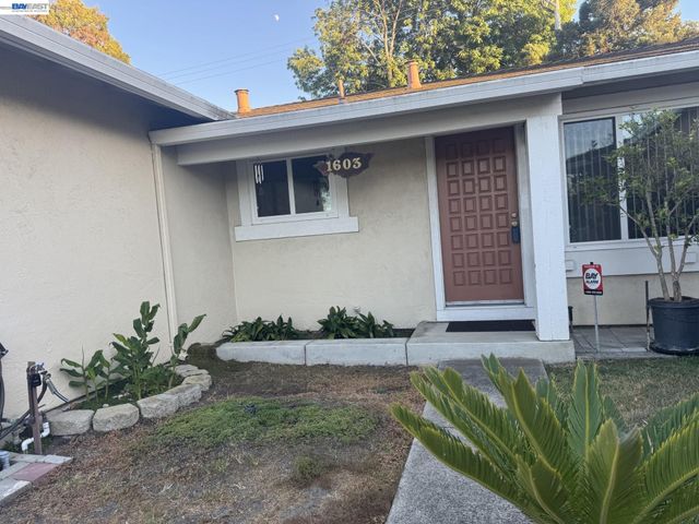 1603 Morgan St, Mountain View, CA 94043