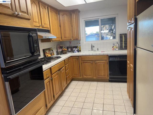 1603 Morgan St, Mountain View, CA 94043