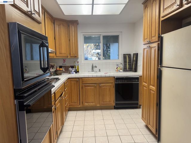 1603 Morgan St, Mountain View, CA 94043
