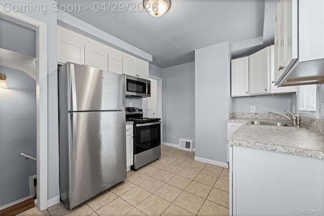 14593 Superior Street, Southgate, MI 48195