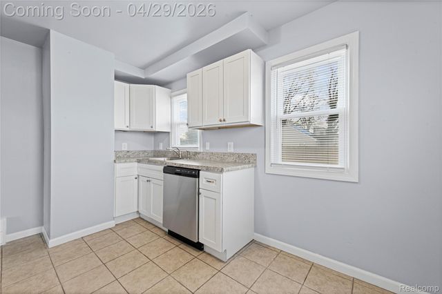 14593 Superior Street, Southgate, MI 48195