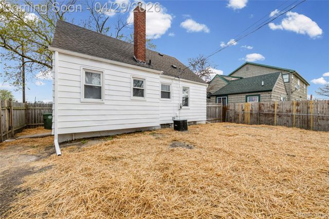 14593 Superior Street, Southgate, MI 48195