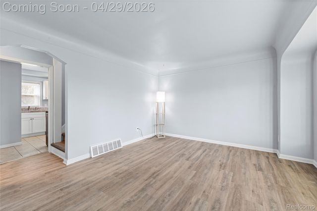 14593 Superior Street, Southgate, MI 48195