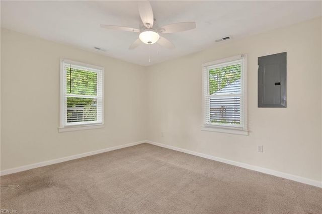 211 Courtney DR, Hampton, VA 23669