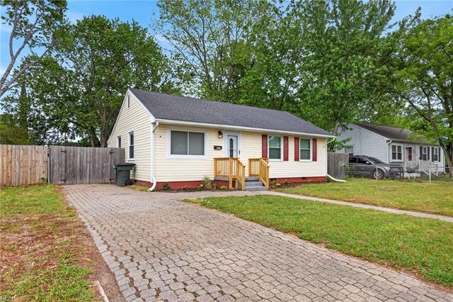 211 Courtney DR, Hampton, VA 23669