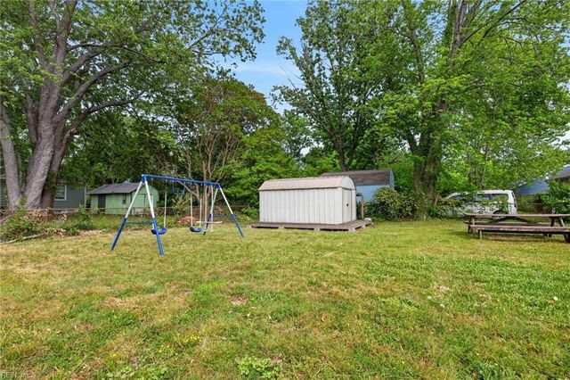 211 Courtney DR, Hampton, VA 23669