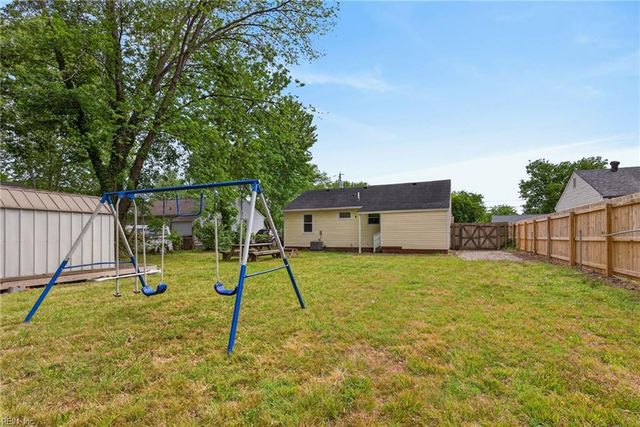 211 Courtney DR, Hampton, VA 23669