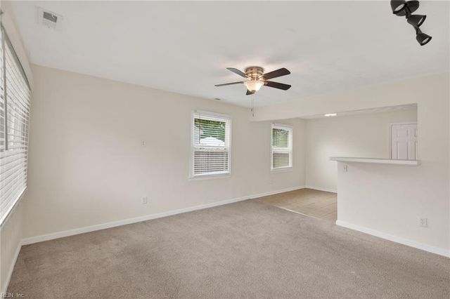 211 Courtney DR, Hampton, VA 23669