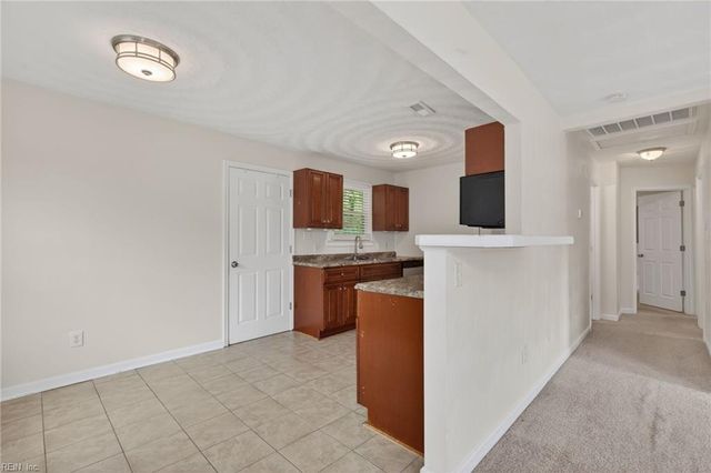 211 Courtney DR, Hampton, VA 23669