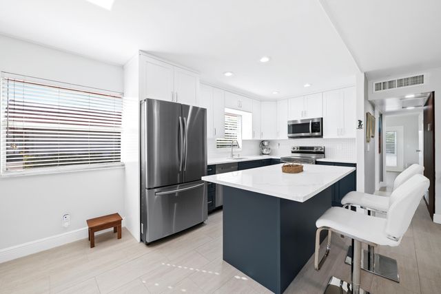 4 Seville Terrace 4, Delray Beach, FL 33446