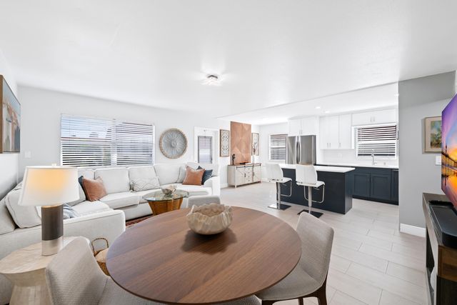 4 Seville Terrace 4, Delray Beach, FL 33446