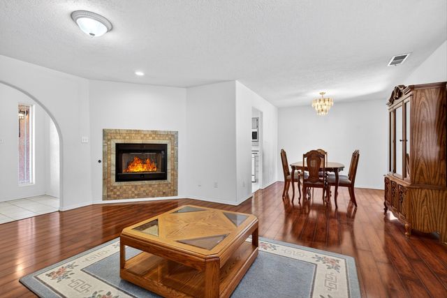 2611 Linda Lane SW, Albuquerque, NM 87105