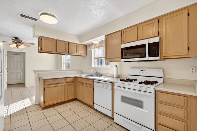 2611 Linda Lane SW, Albuquerque, NM 87105