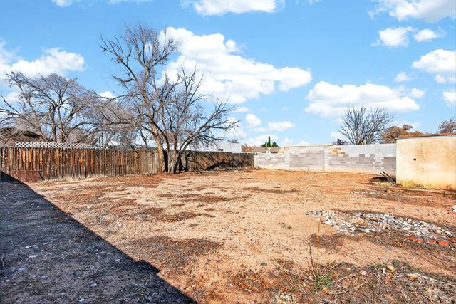 2611 Linda Lane SW, Albuquerque, NM 87105