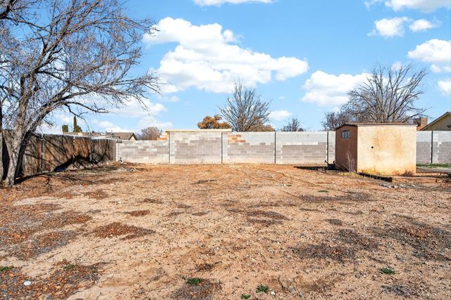 2611 Linda Lane SW, Albuquerque, NM 87105