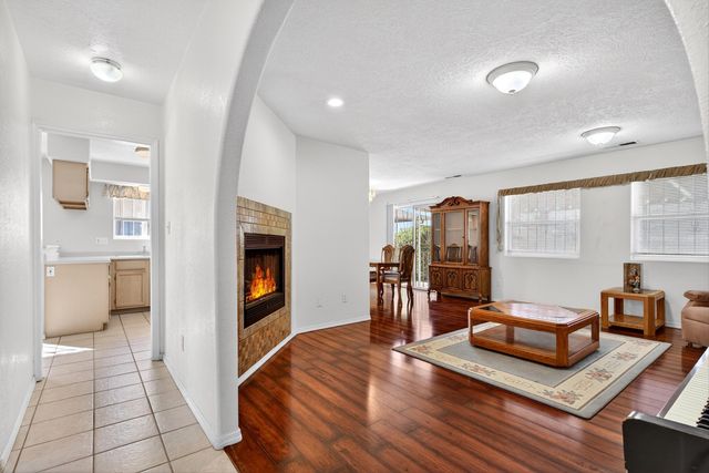 2611 Linda Lane SW, Albuquerque, NM 87105