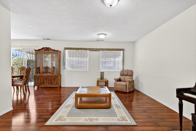 2611 Linda Lane SW, Albuquerque, NM 87105