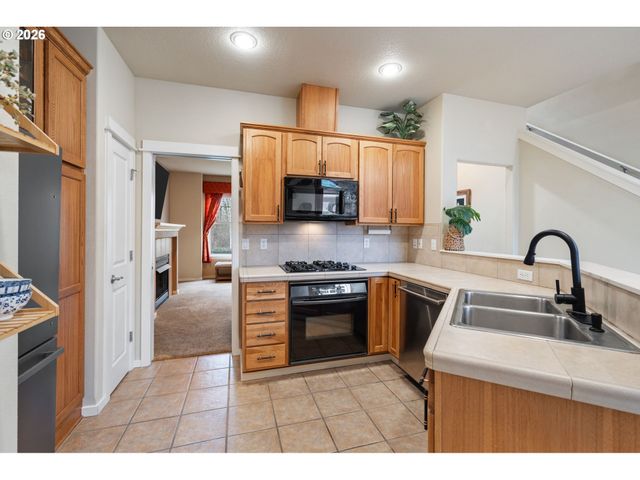 7147 Ne ROCKY BROOK St, Hillsboro, OR 97124