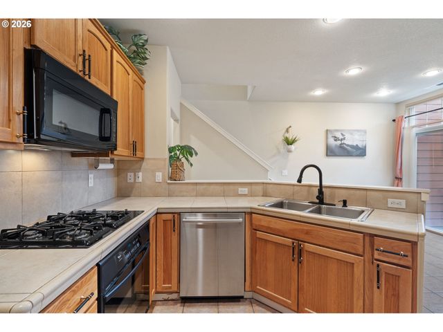 7147 Ne ROCKY BROOK St, Hillsboro, OR 97124