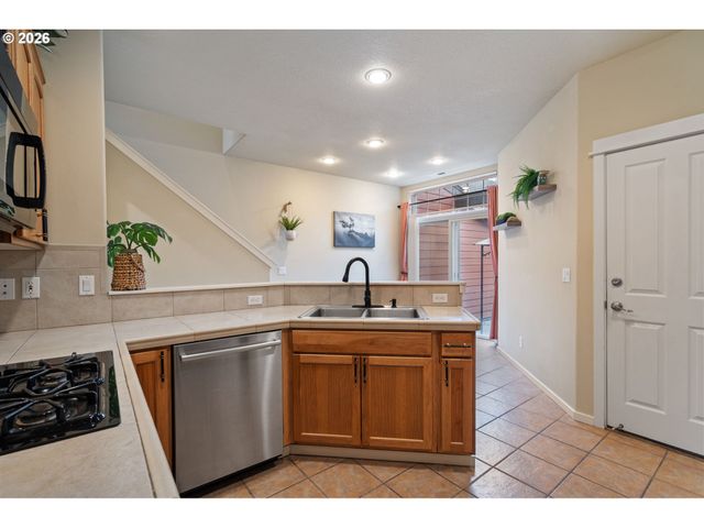 7147 Ne ROCKY BROOK St, Hillsboro, OR 97124