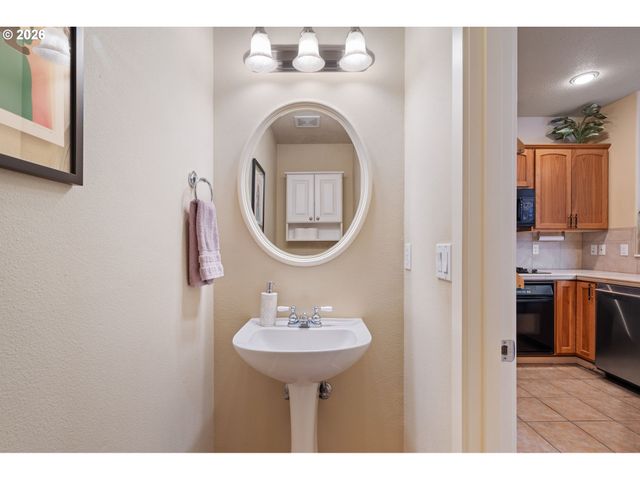 7147 Ne ROCKY BROOK St, Hillsboro, OR 97124