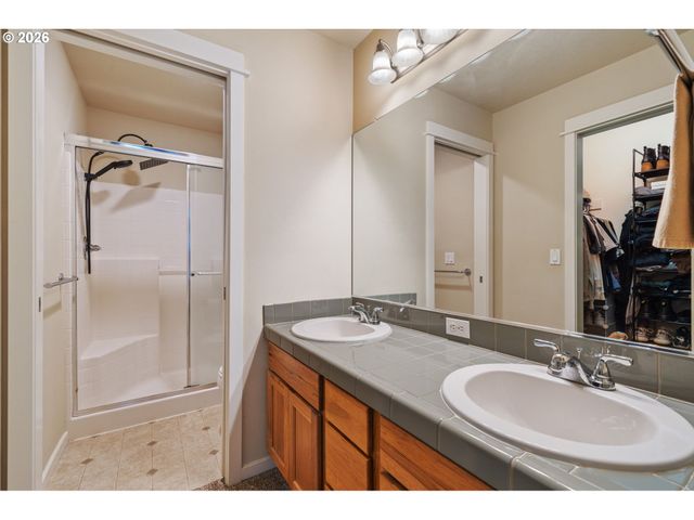 7147 Ne ROCKY BROOK St, Hillsboro, OR 97124