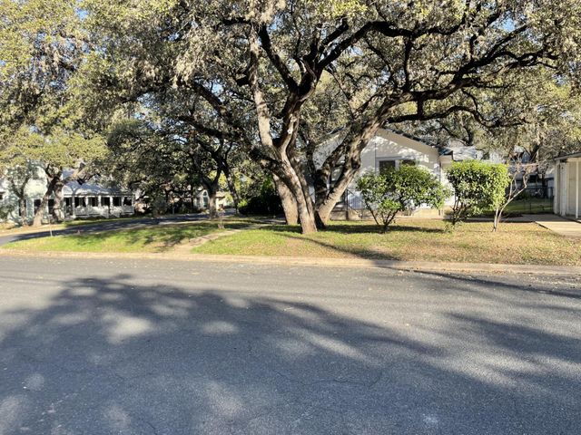 811 Herndon LN, Austin, TX 78704