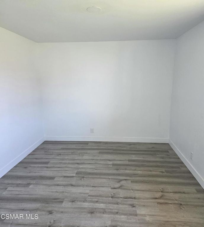 Image 10 of property listing at 1361 Gardenia Street, Oxnard, CA 93036