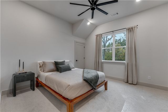 1765 Walnut Avenue, Fayetteville, AR 72703