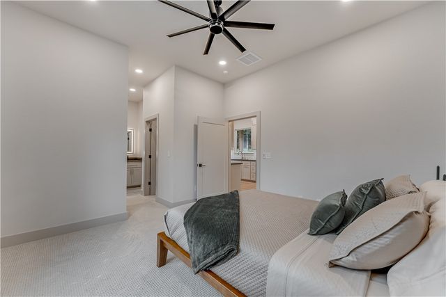 1765 Walnut Avenue, Fayetteville, AR 72703