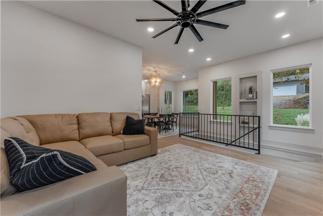 1765 Walnut Avenue, Fayetteville, AR 72703