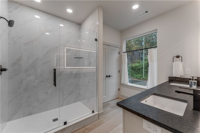 1765 Walnut Avenue, Fayetteville, AR 72703