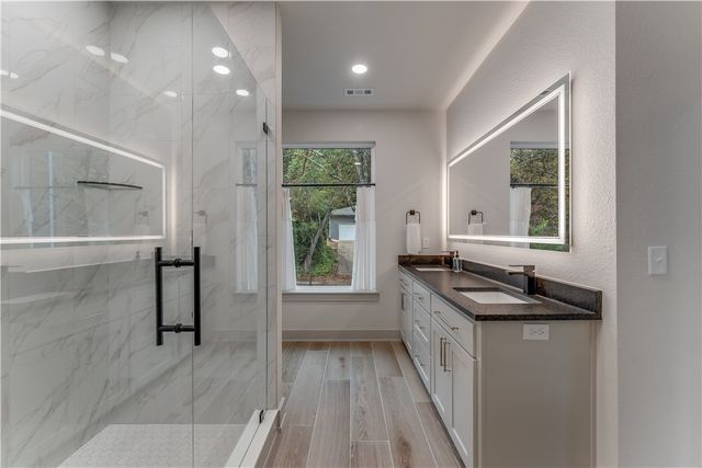 1765 Walnut Avenue, Fayetteville, AR 72703