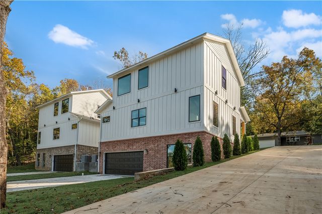 1765 Walnut Avenue, Fayetteville, AR 72703